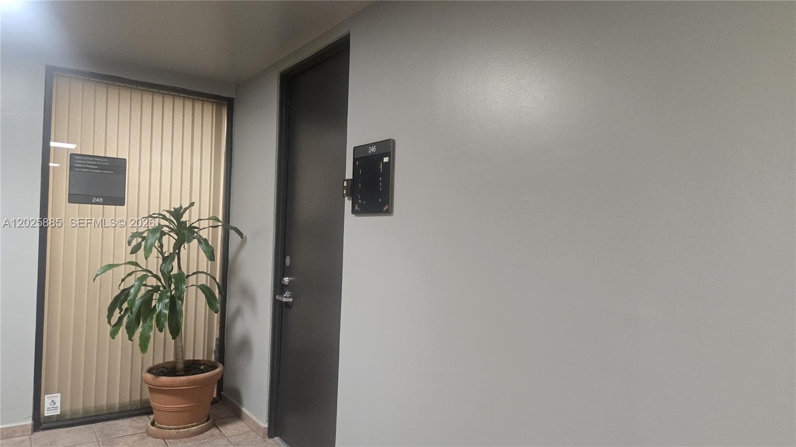 8370 W Flagler St # 246, Miami, FL 33144 — zdjęcie 3