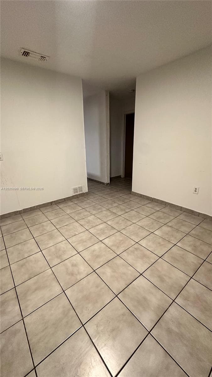 4198 W 10th Ave, Hialeah, FL 33012 — zdjęcie 2