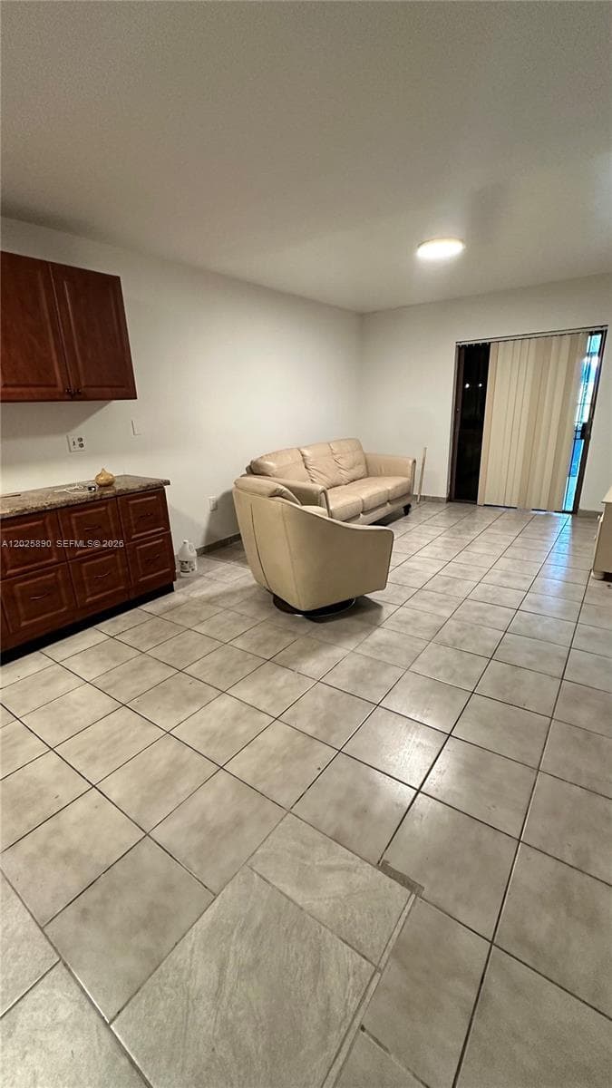 4198 W 10th Ave, Hialeah, FL 33012 — zdjęcie 4