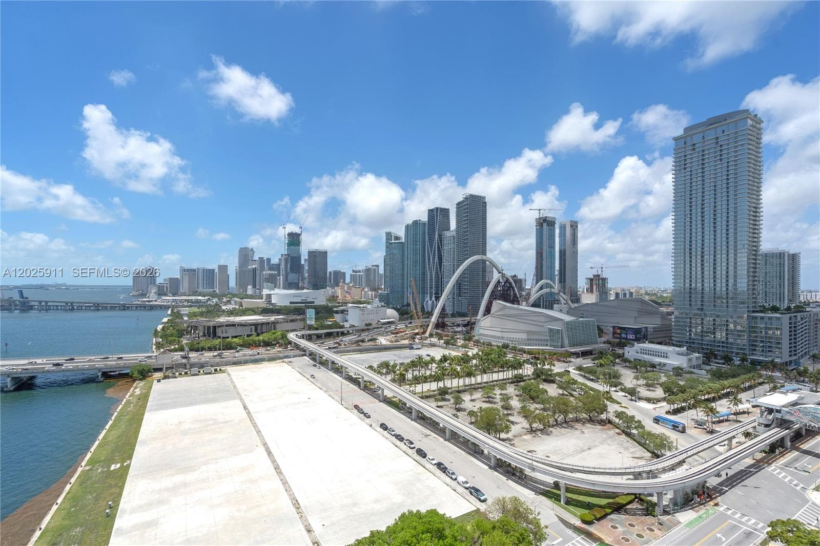 555 NE 15th St # 23I, Miami, FL 33132 — zdjęcie 2