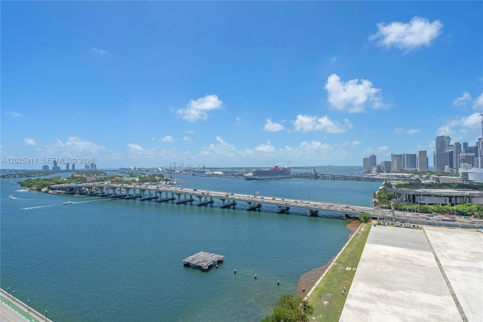 555 NE 15th St # 23I, Miami, FL 33132 — zdjęcie 3