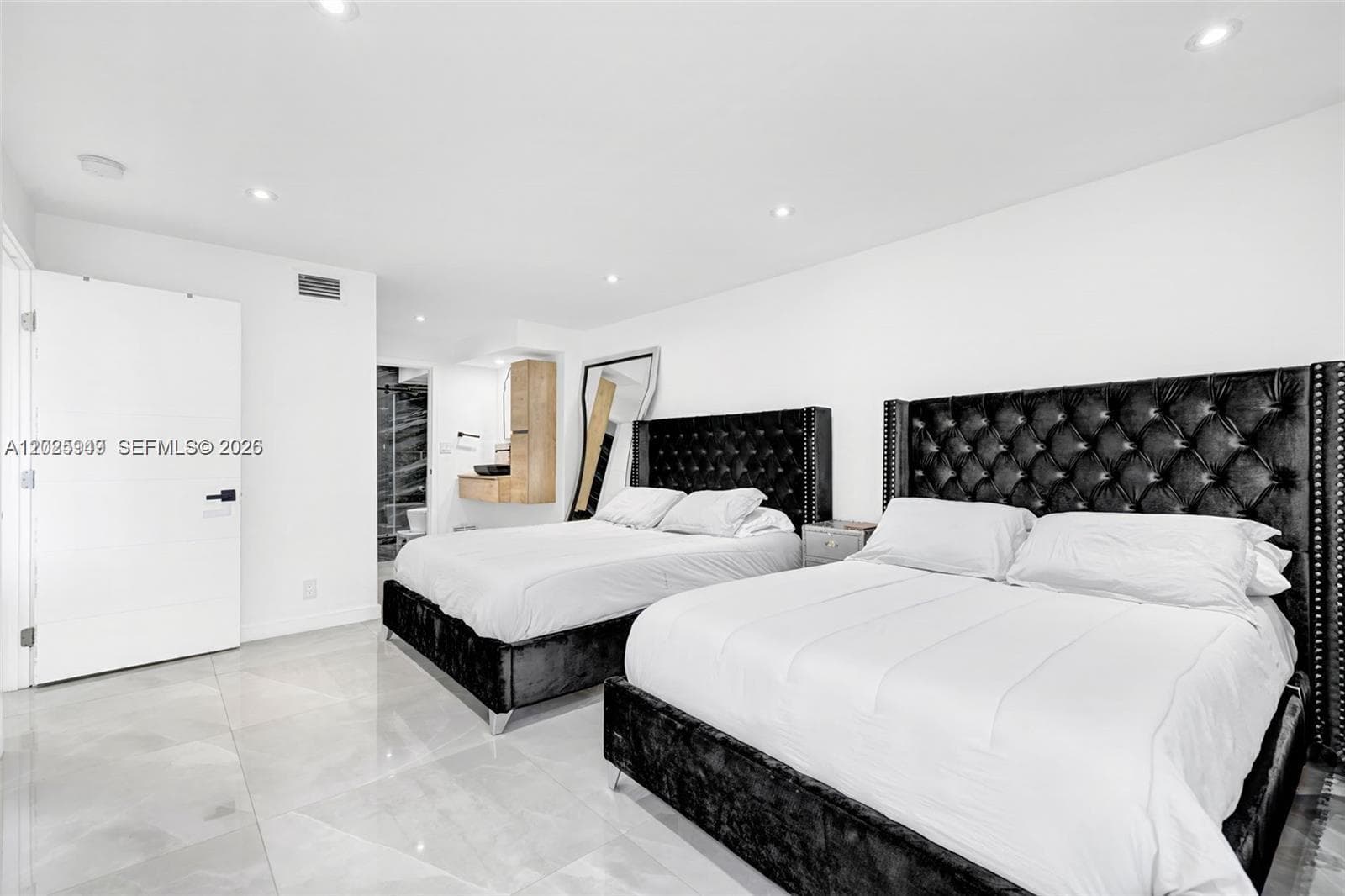 100 Bayview Dr # 503, Sunny Isles Beach, FL 33160 — zdjęcie 2