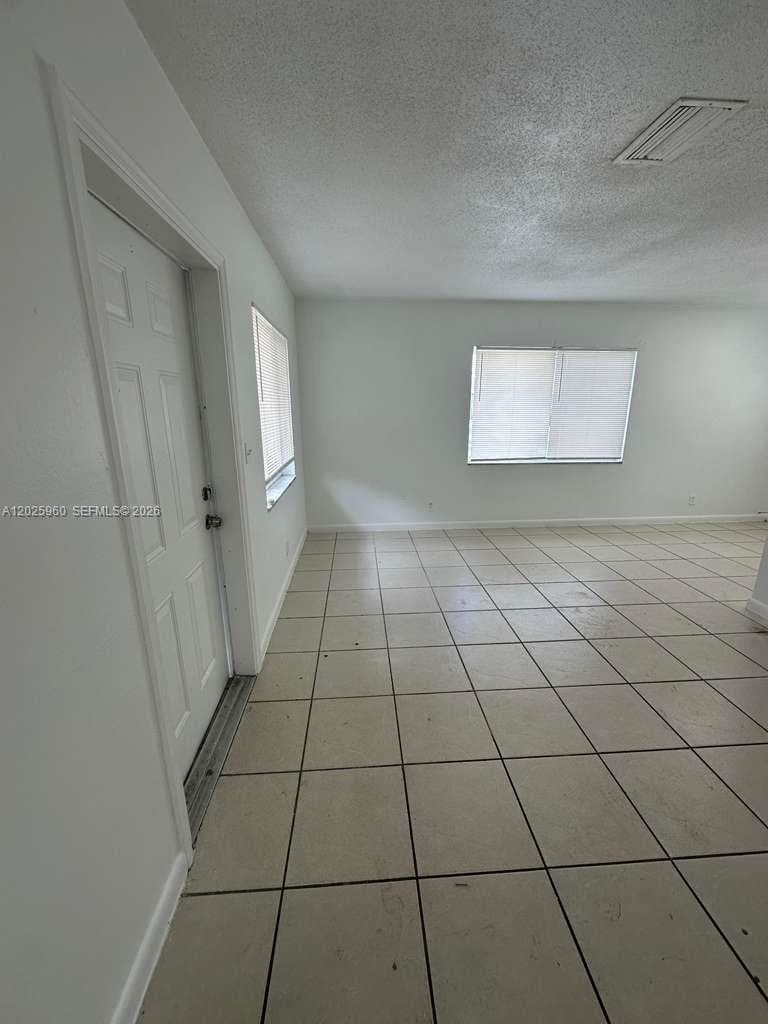 3961 NW 30th Ter # 1, Lauderdale Lakes, FL 33309 — zdjęcie 3