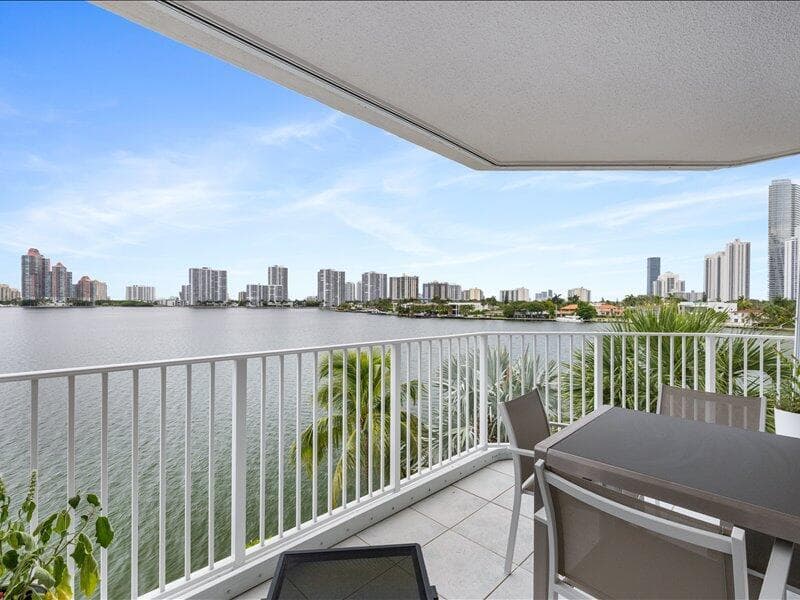18260 N Bay Road # 418, Sunny Isles Beach, FL 33160 — zdjęcie 4