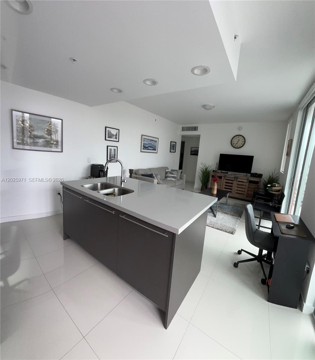 7875 NW 107th Ave # 504, Doral, FL 33178 — zdjęcie 5