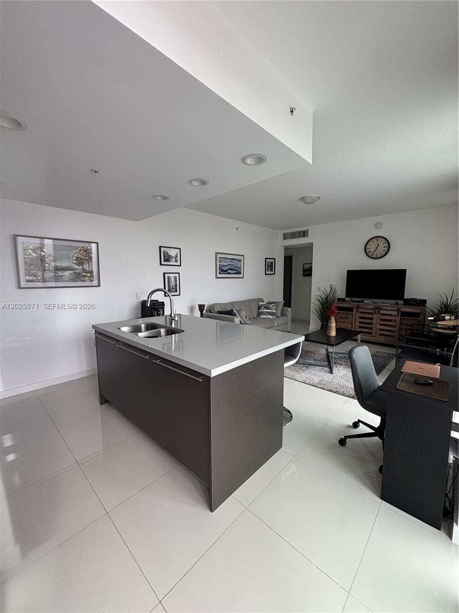 7875 NW 107th Ave # 504, Doral, FL 33178 — zdjęcie 4