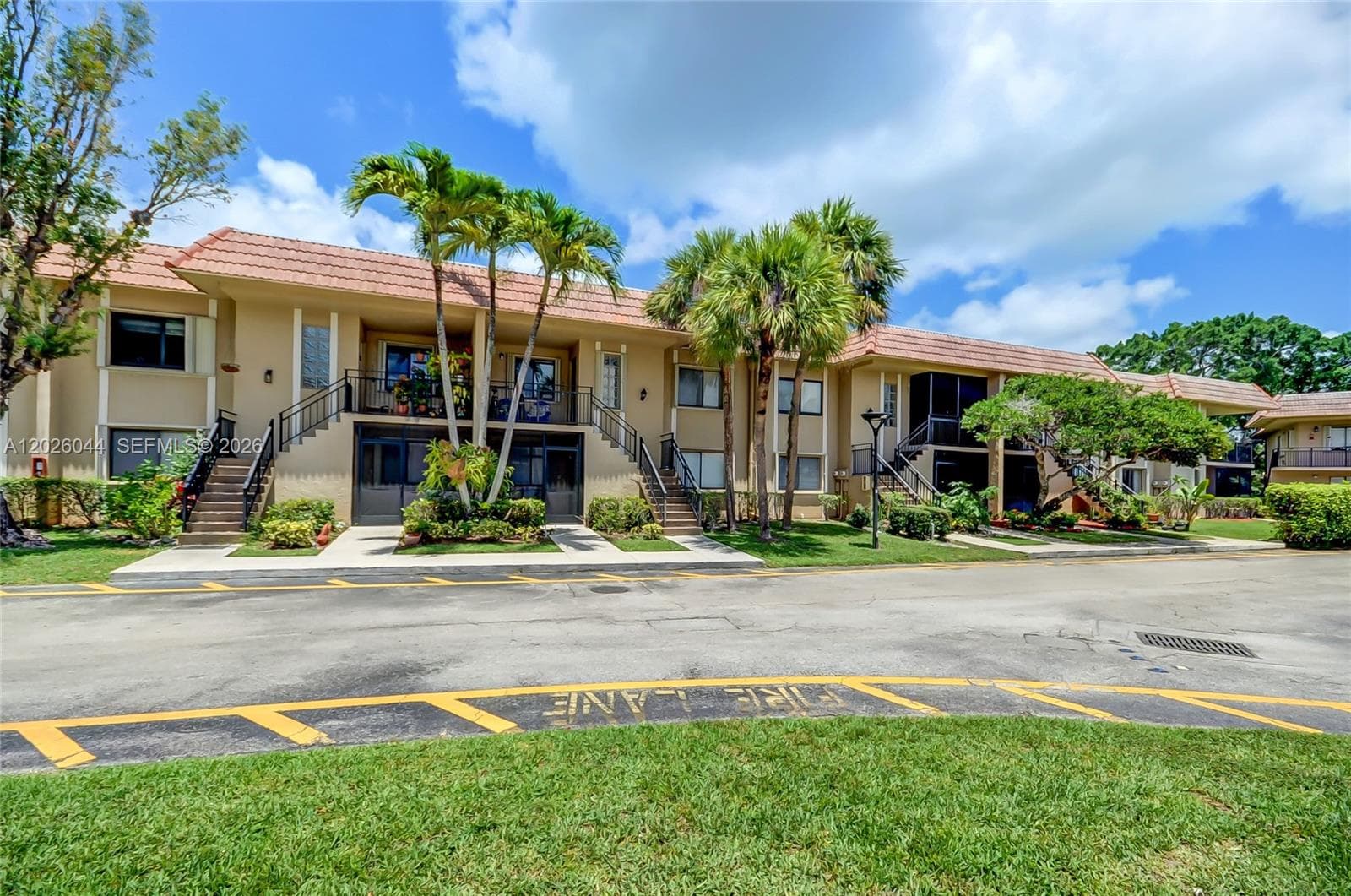 302 Lakeview Dr # 105, Weston, FL 33326 — zdjęcie 2