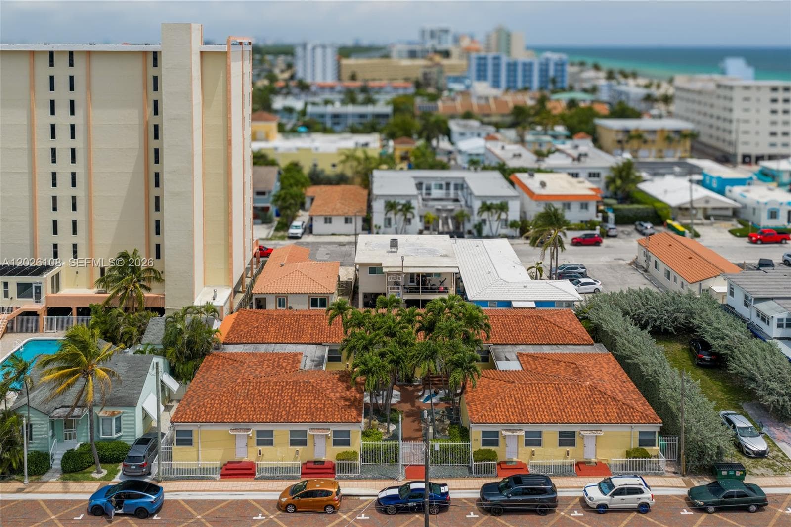 335 Georgia St, Hollywood, FL 33019 — zdjęcie 2