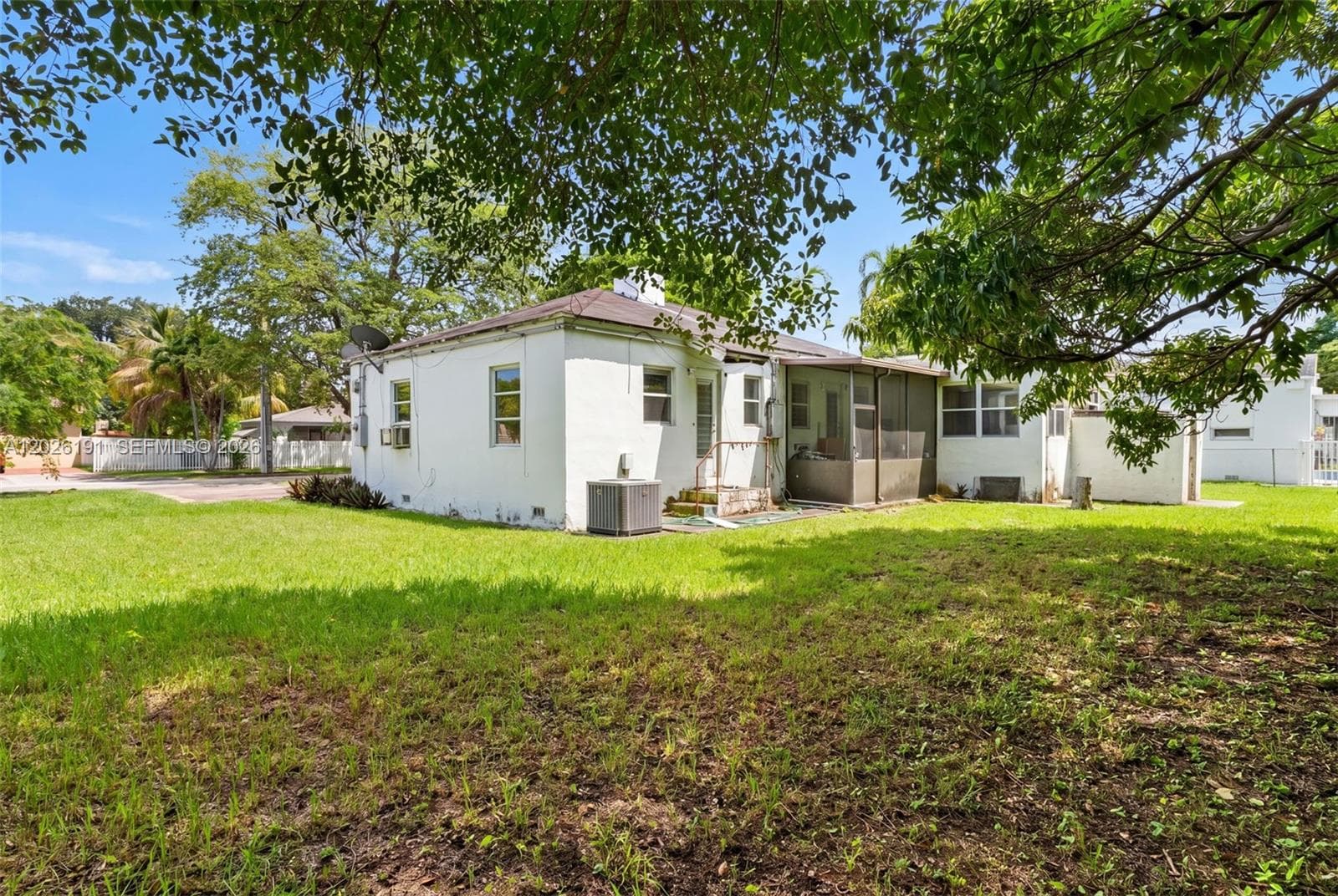1279 NW 41st St, Miami, FL 33142 — zdjęcie 5
