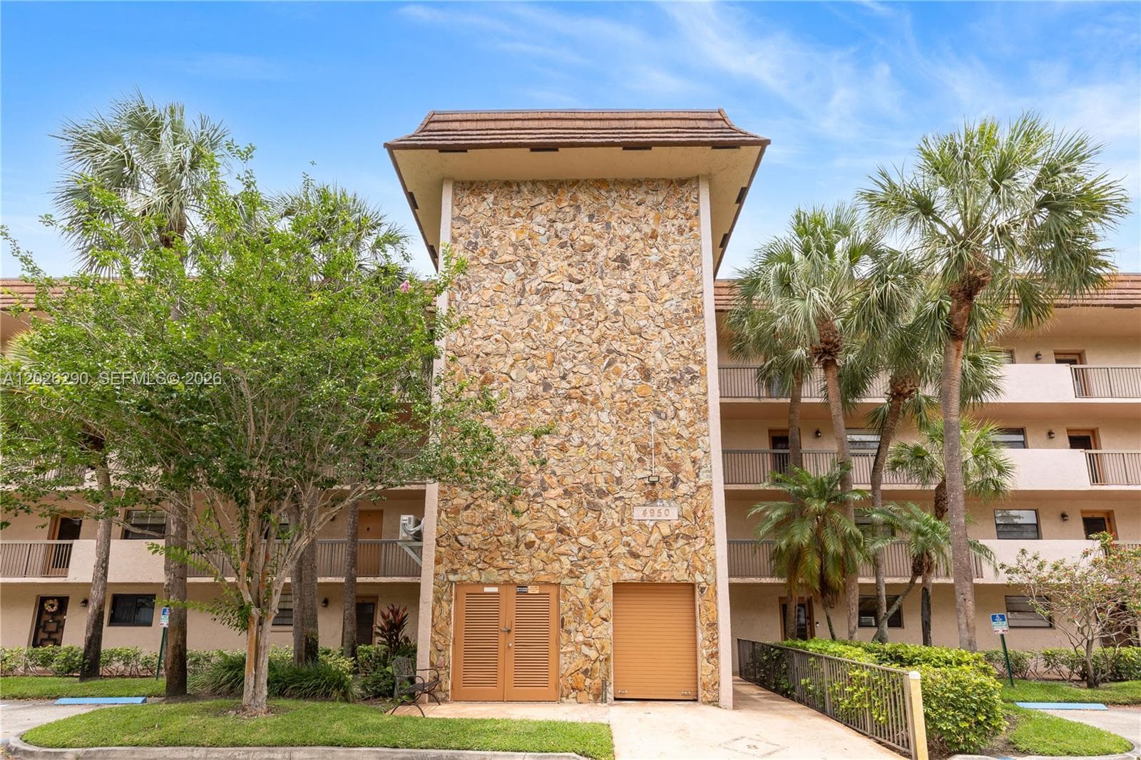 4950 E Sabal Palm Blvd # 106, Tamarac, FL 33319 — zdjęcie 2