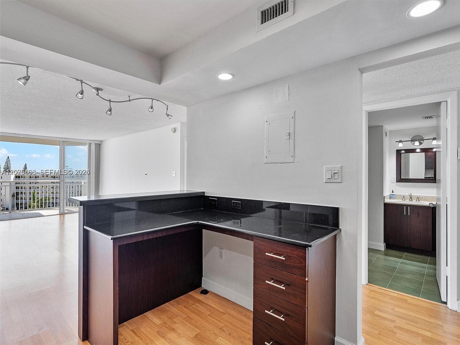 18021 Biscayne Blvd # 603, Aventura, FL 33160 — zdjęcie 4