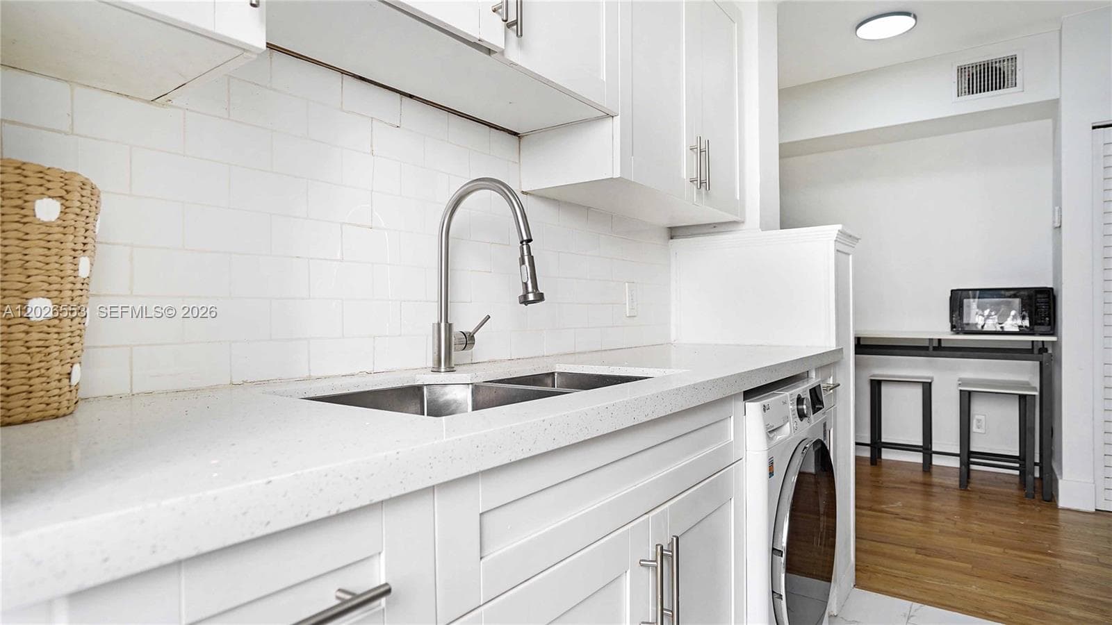 815 W 39, Miami Beach, FL 33140 — zdjęcie 4