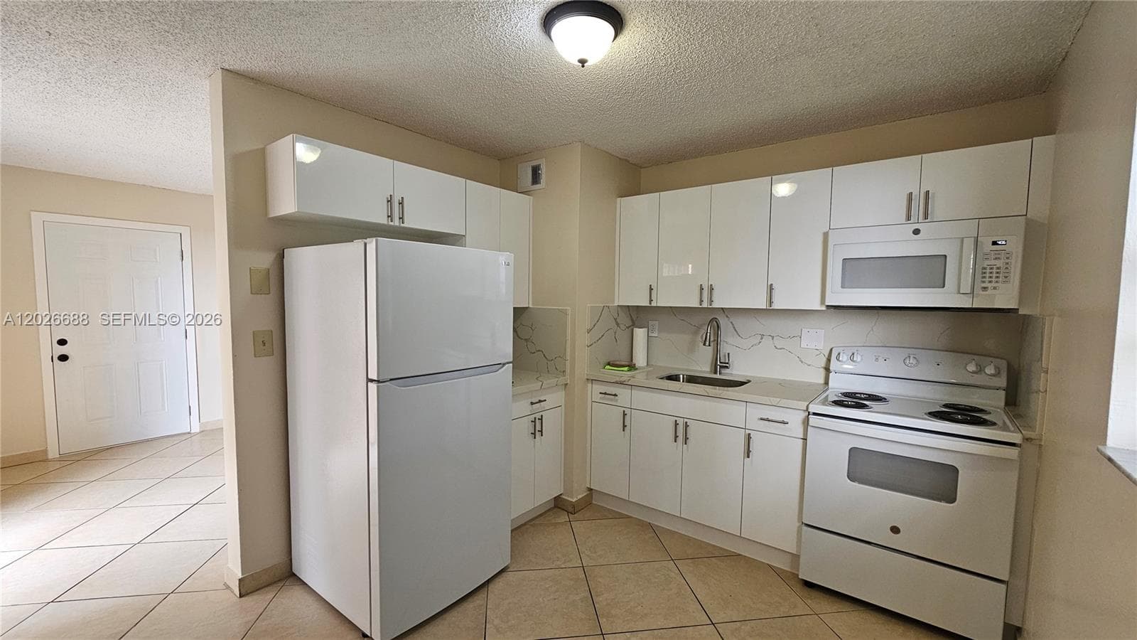 1235 NW 6th St # 3, Miami, FL 33125 — zdjęcie 2