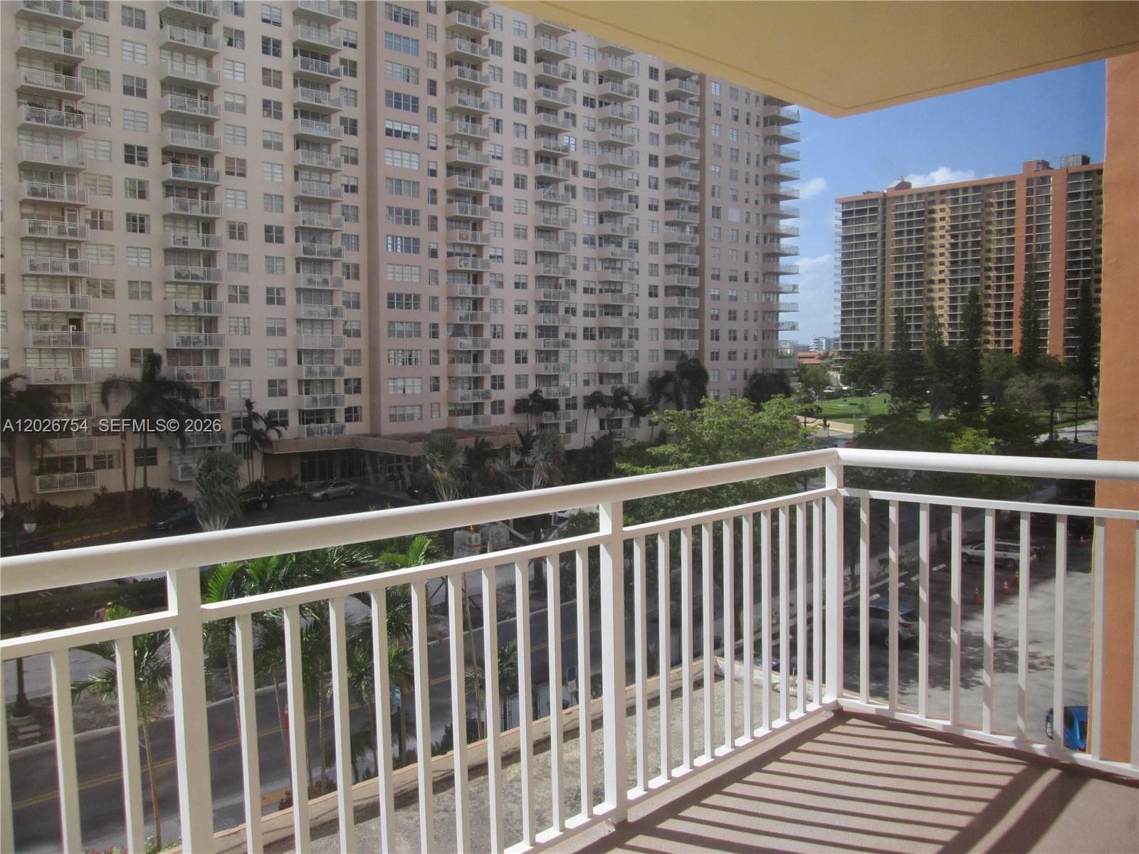 251 174th St # 411, Sunny Isles Beach, FL 33160 — zdjęcie 5