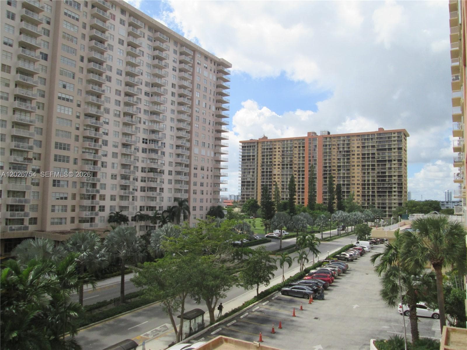251 174th St # 411, Sunny Isles Beach, FL 33160 — zdjęcie 4