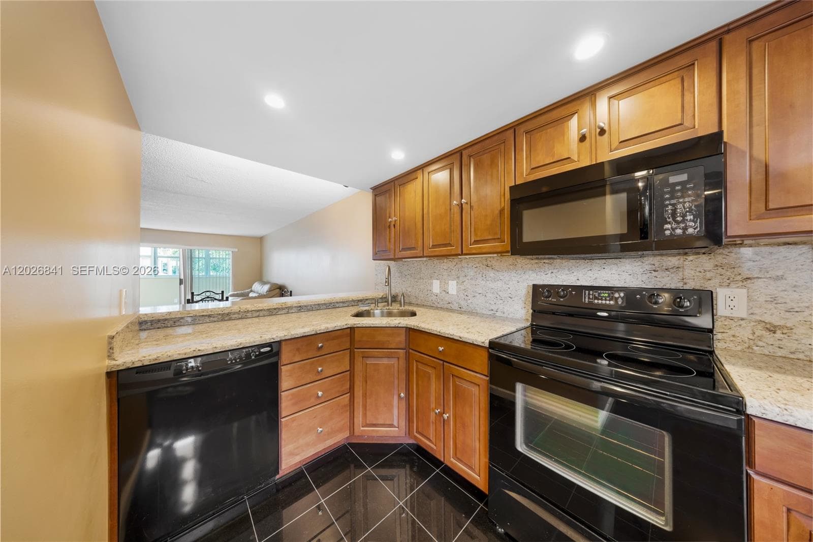6075 N Sabal Palm Blvd # 210, Tamarac, FL 33319 — zdjęcie 2