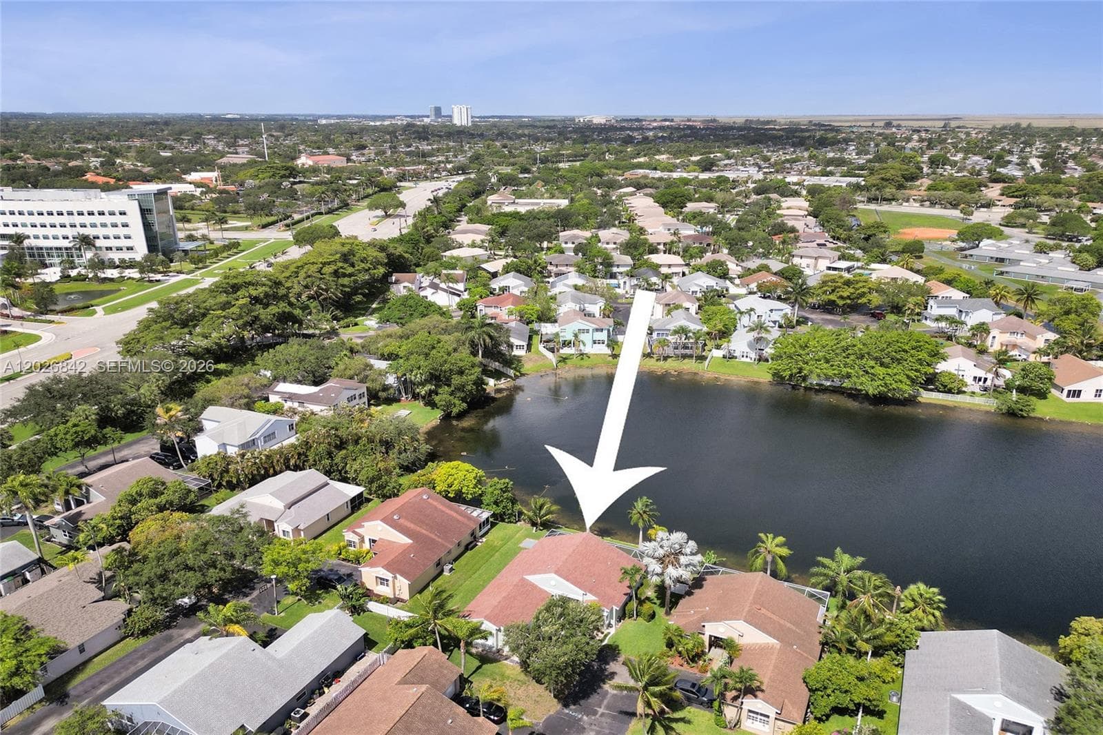 10639 Lago Welleby Dr, Sunrise, FL 33351 — zdjęcie 2