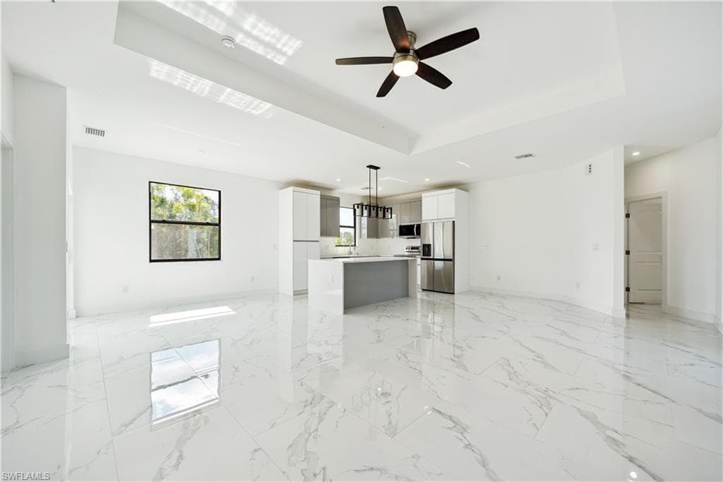 4309 NW 38th Avenue, Cape Coral, FL 33993 — zdjęcie 2