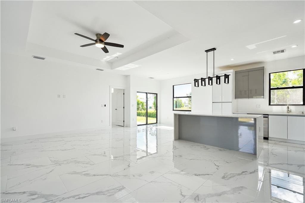 4309 NW 38th Avenue, Cape Coral, FL 33993 — zdjęcie 3