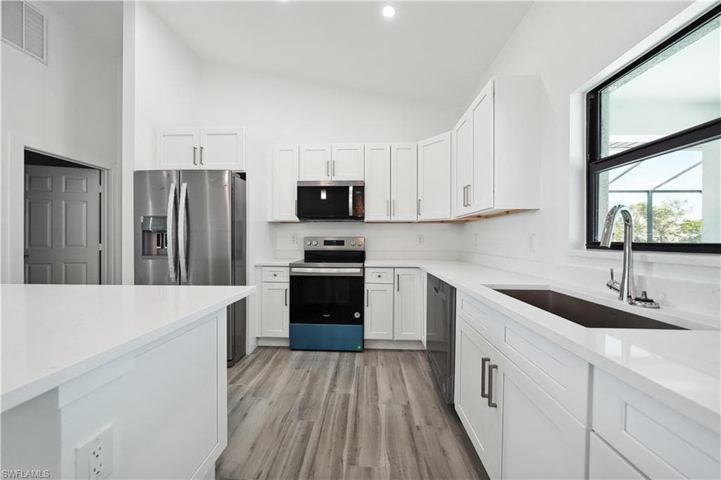 4309 NW 38th Avenue, Cape Coral, FL 33993 — zdjęcie 5