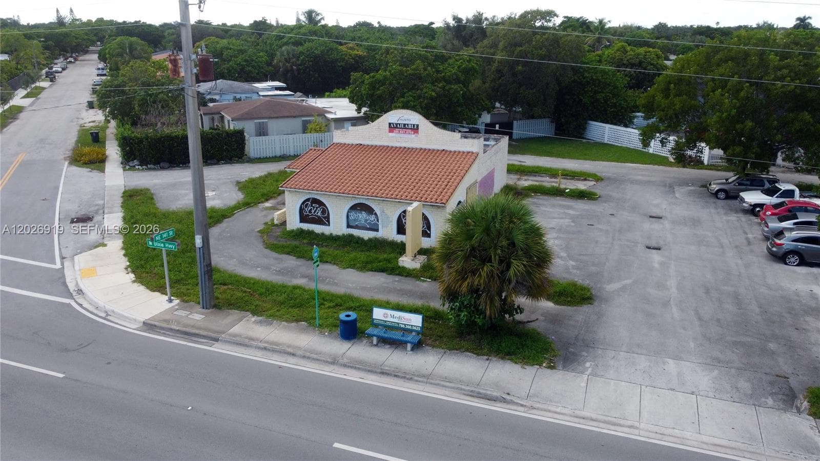 14100 W Dixie Hwy, North Miami, FL 33161 — zdjęcie 3