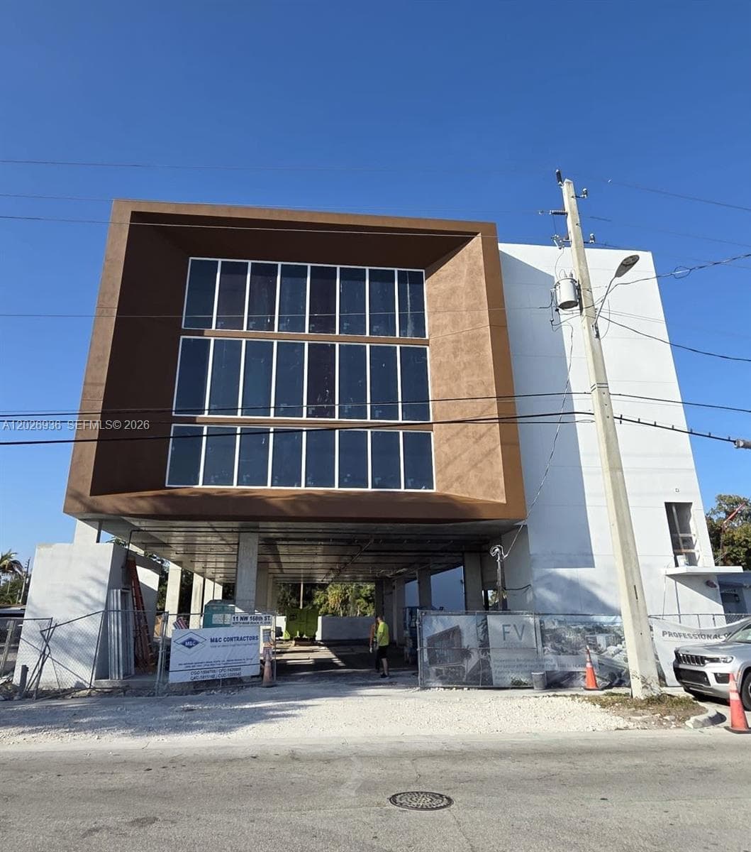 11 NW 168th St, North Miami Beach, FL 33169 — zdjęcie 3