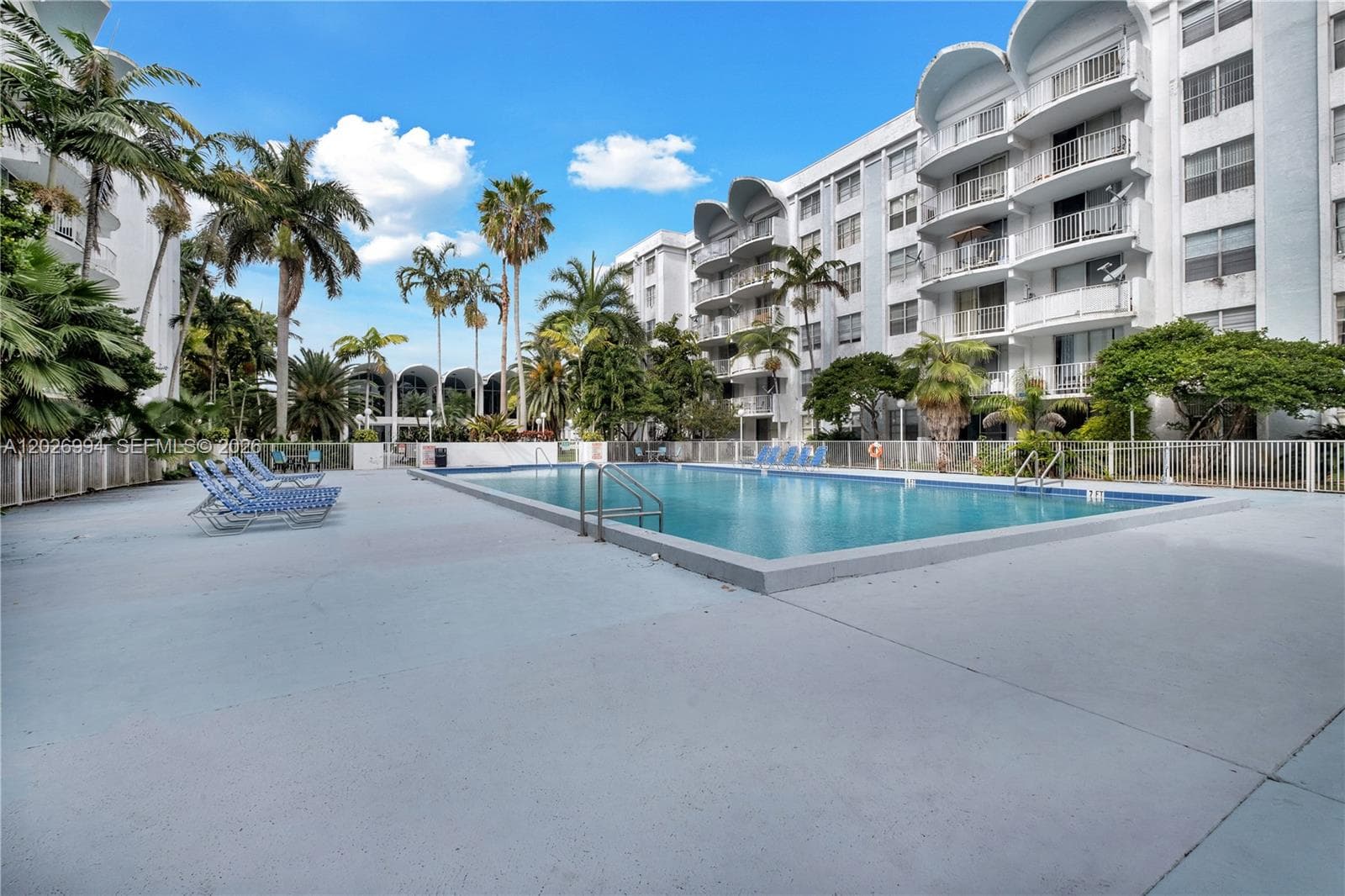 496 NW 165th St Rd # D-616, Miami, FL 33169 — zdjęcie 4