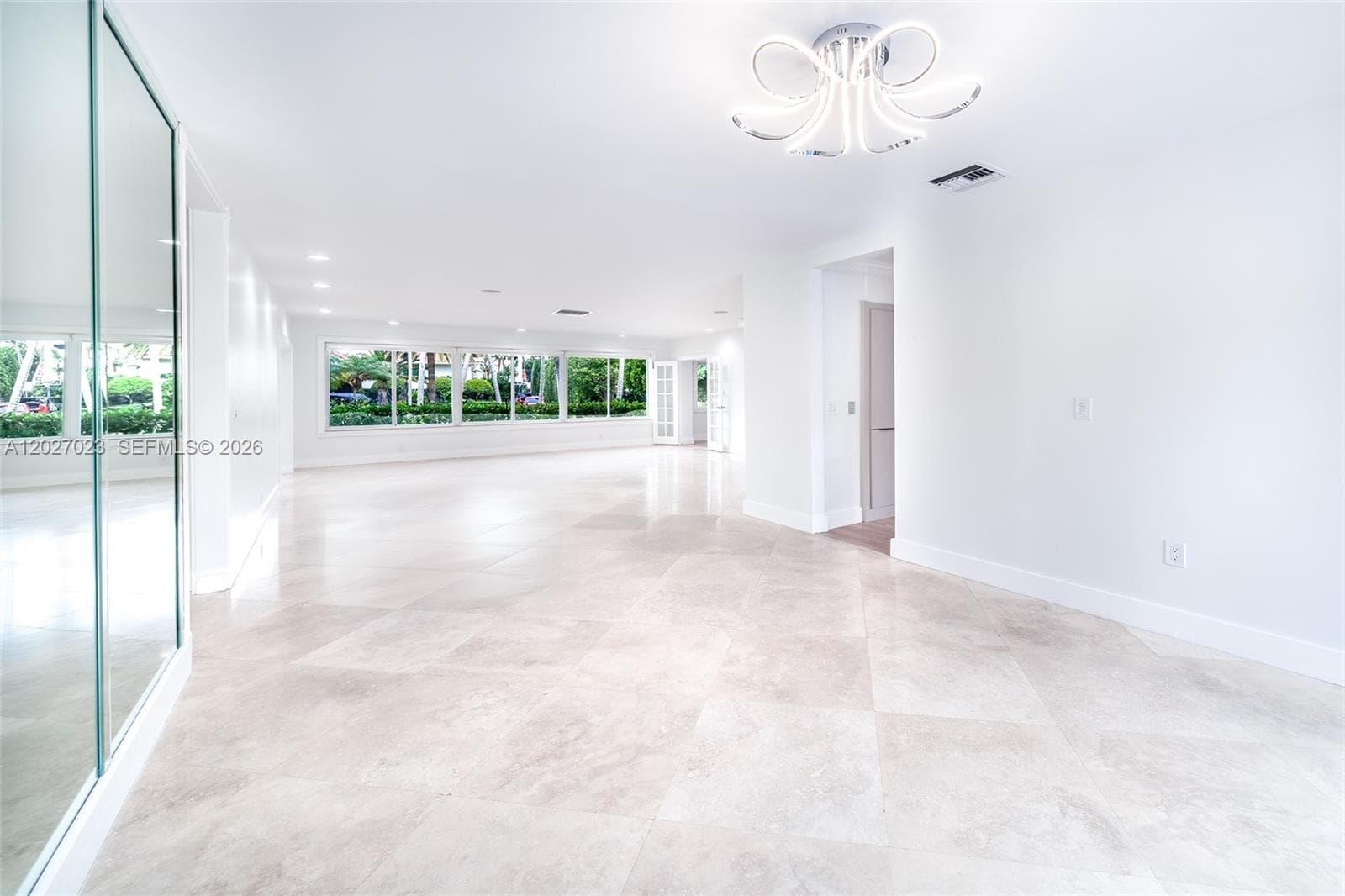 9835 W Broadview Dr, Bay Harbor Islands, FL 33154 — zdjęcie 3