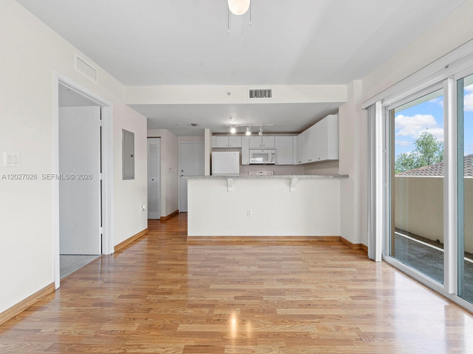 2740 SW 28th Ter # 508, Miami, FL 33133 — zdjęcie 3