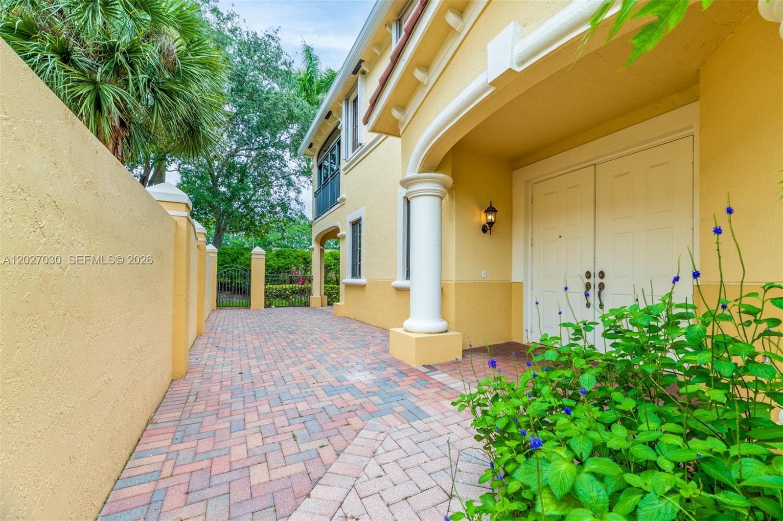 1695 Passion Vine Cir # 22-1, Weston, FL 33326 — zdjęcie 2