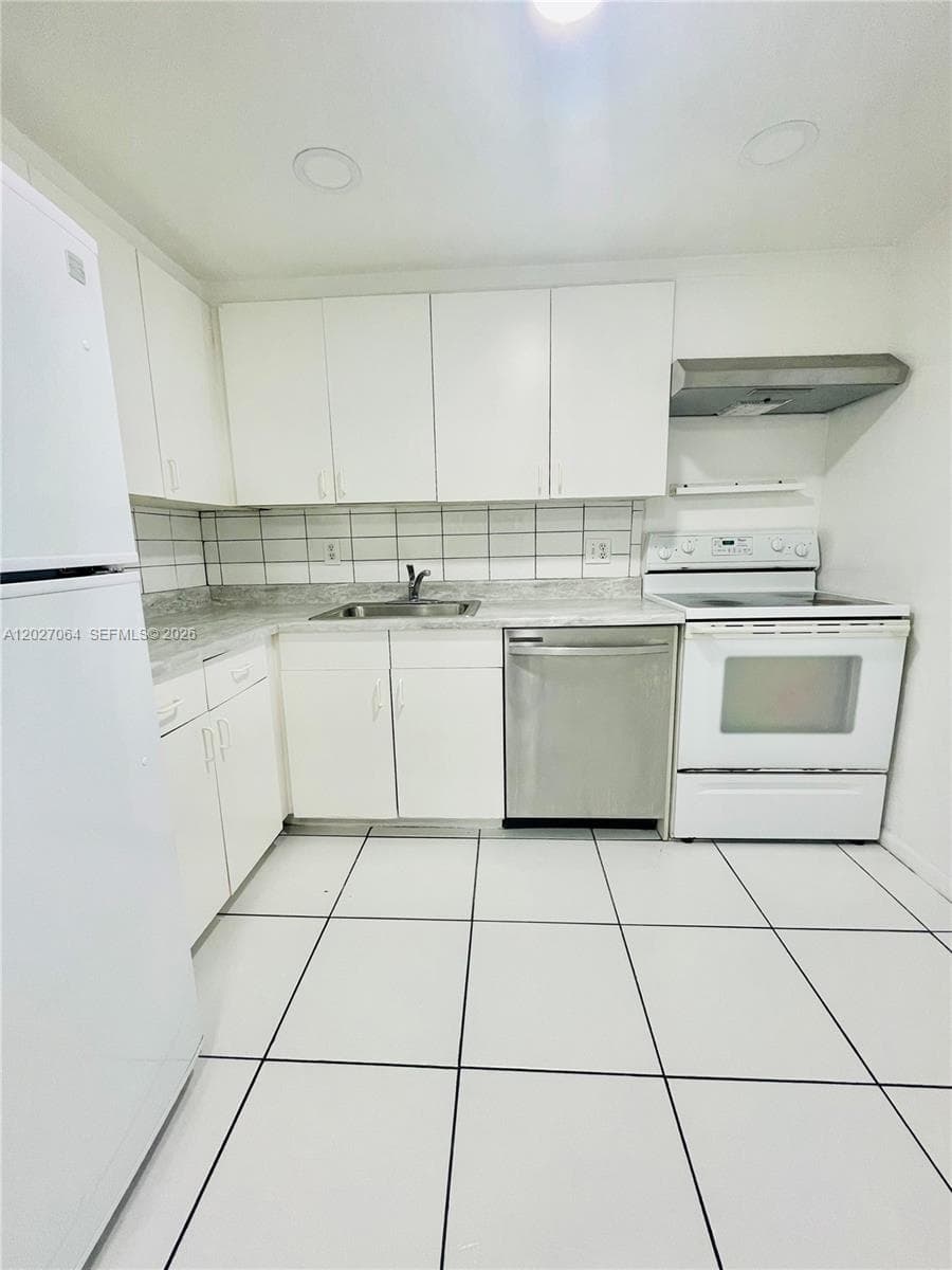13499 Biscayne Blvd # 1613, North Miami, FL 33181 — zdjęcie 2