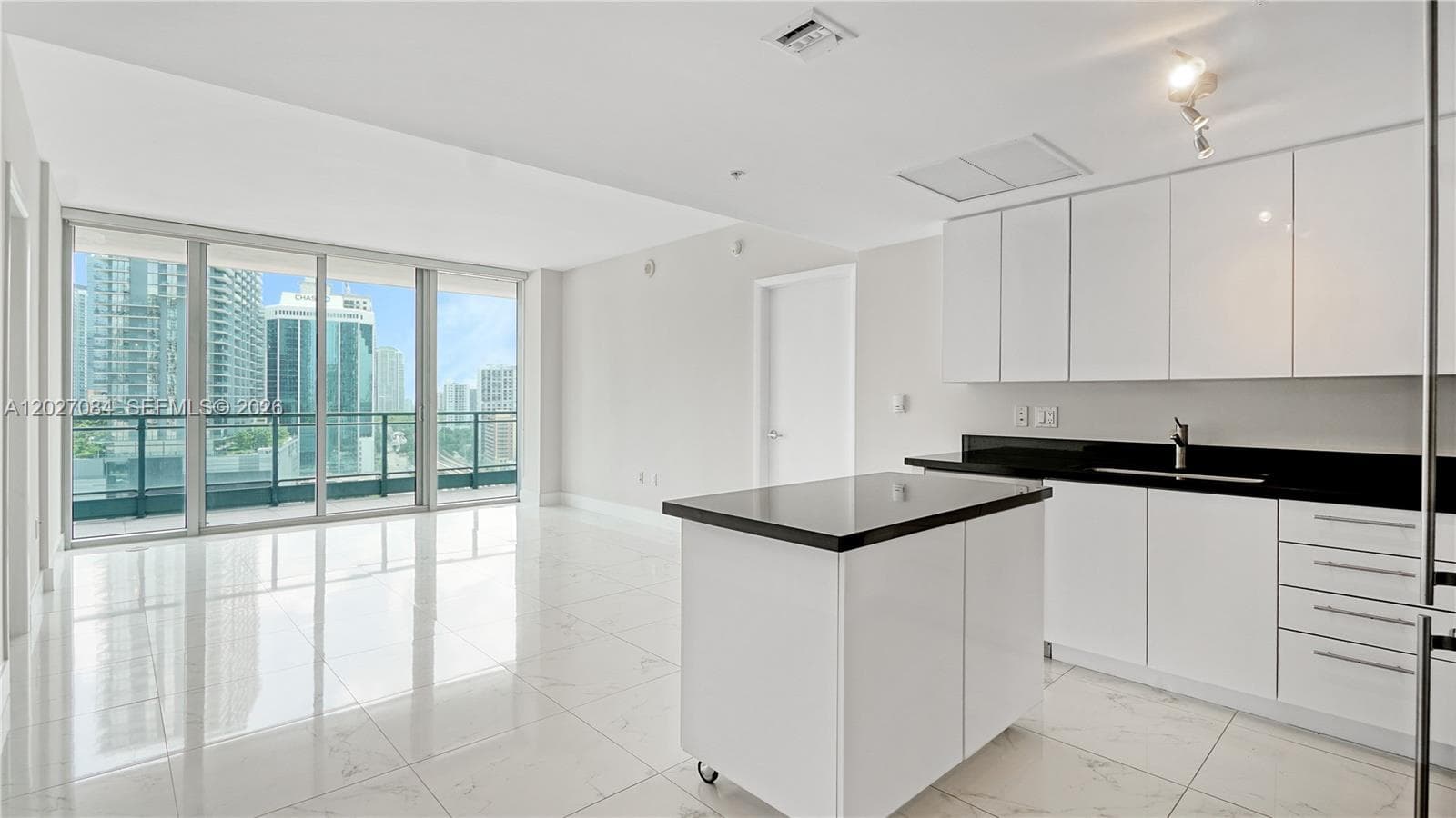 92 SW 3rd St # 1803, Miami, FL 33130 — zdjęcie 4
