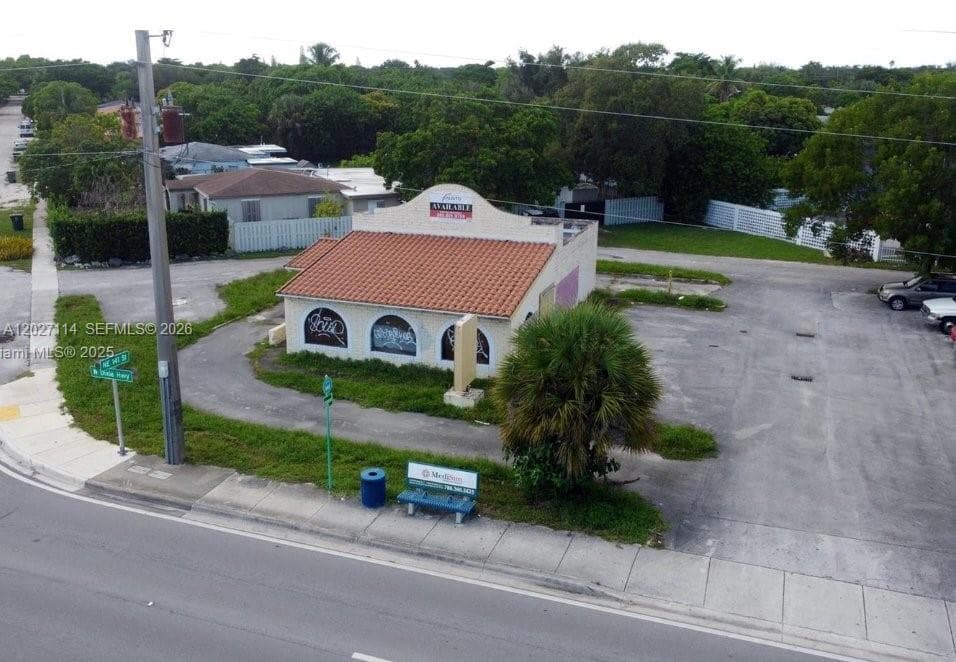 14100 W Dixie Hwy, North Miami, FL 33161 — zdjęcie 4