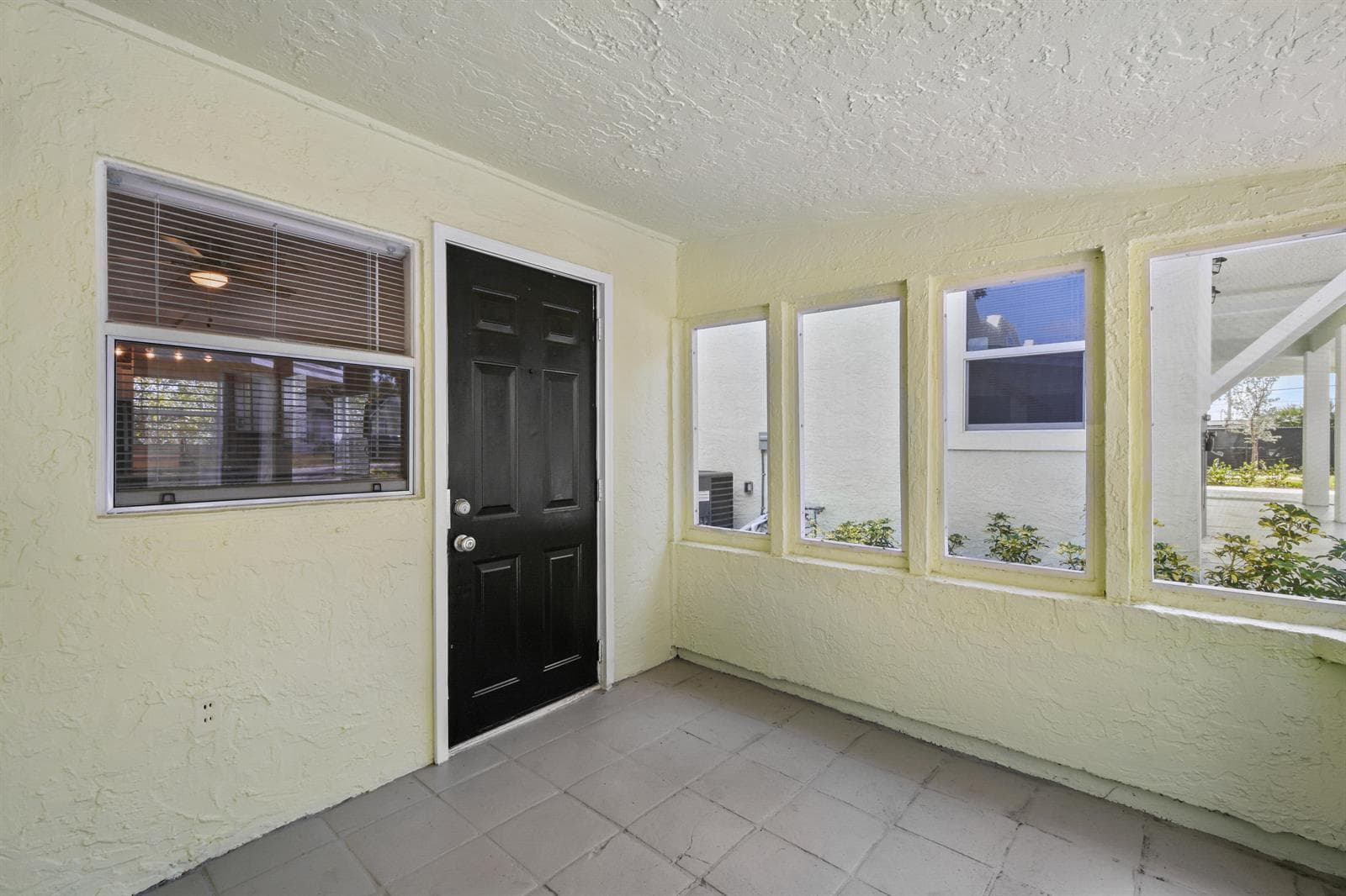 627 Bunker Road, West Palm Beach, FL 33405 — zdjęcie 3