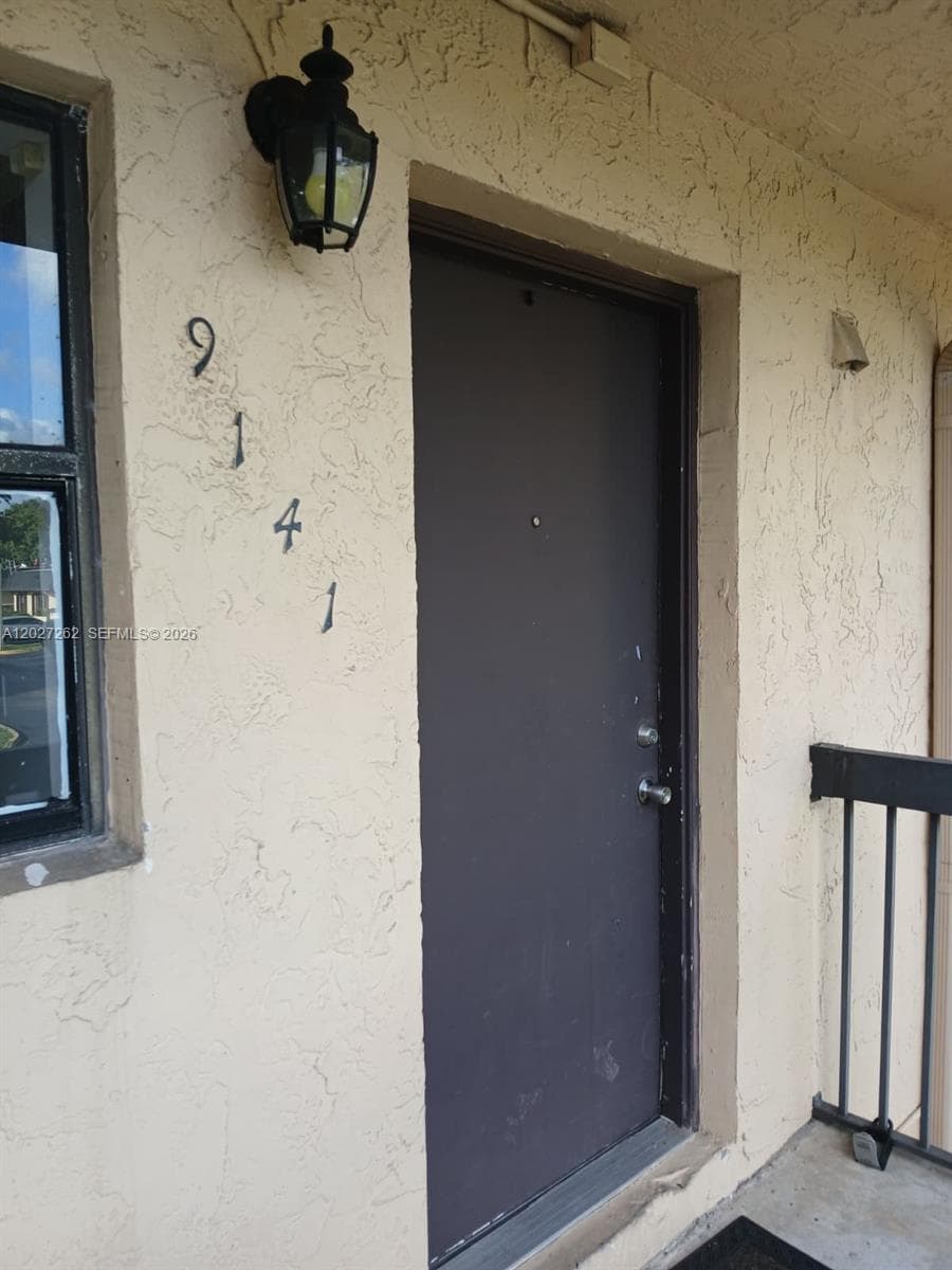 9141 NW 1st Ct # 204, Pembroke Pines, FL 33024 — zdjęcie 2
