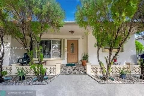 1109 NE 4th Ct, Hallandale Beach, FL 33009 — zdjęcie 2