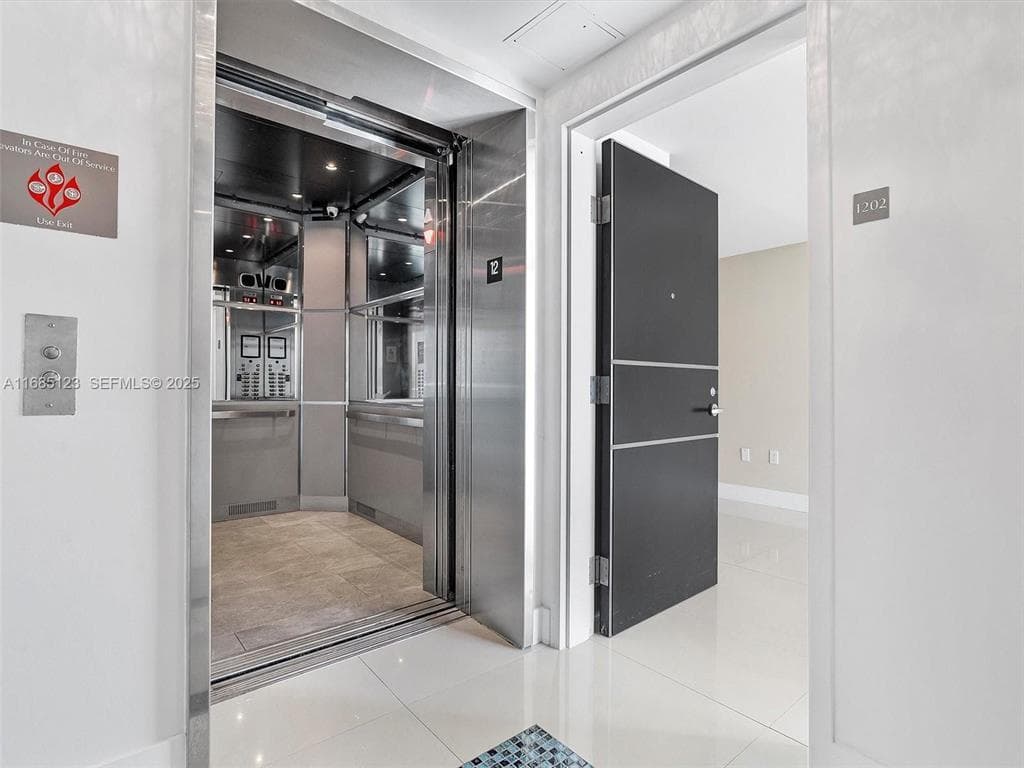 7935 East Drive # Unit 1202, North Bay Village, FL 33141 — zdjęcie 2