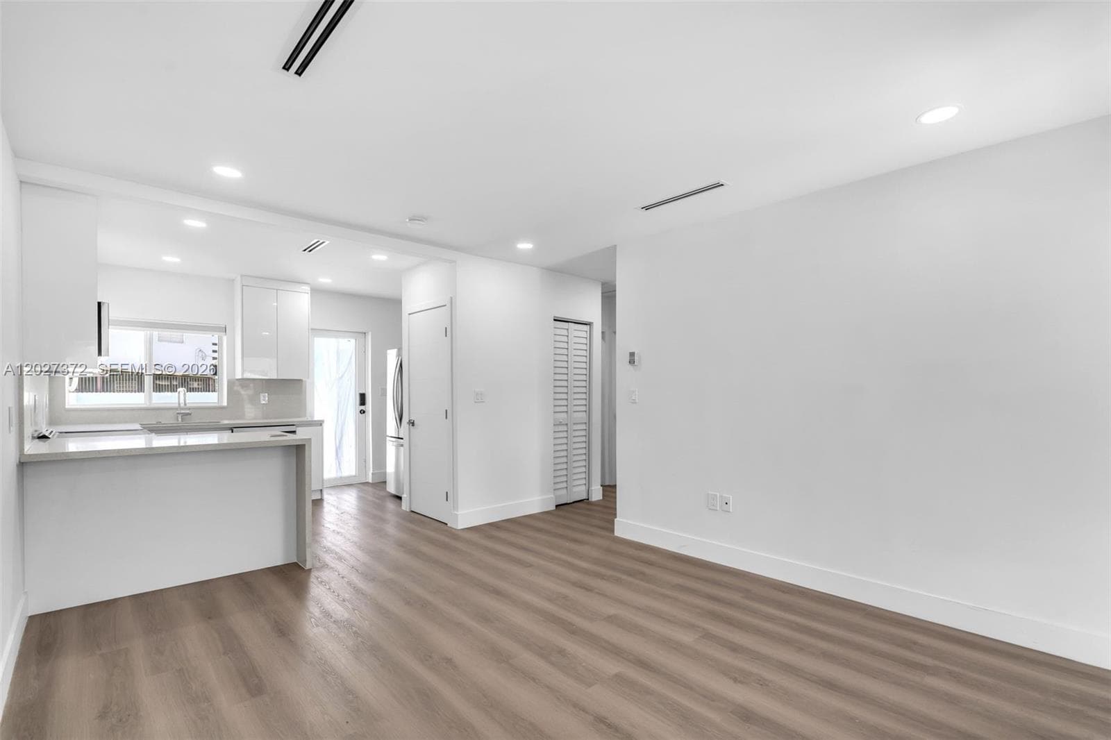 2814 SW 26th St # 2814, Miami, FL 33133 — zdjęcie 3