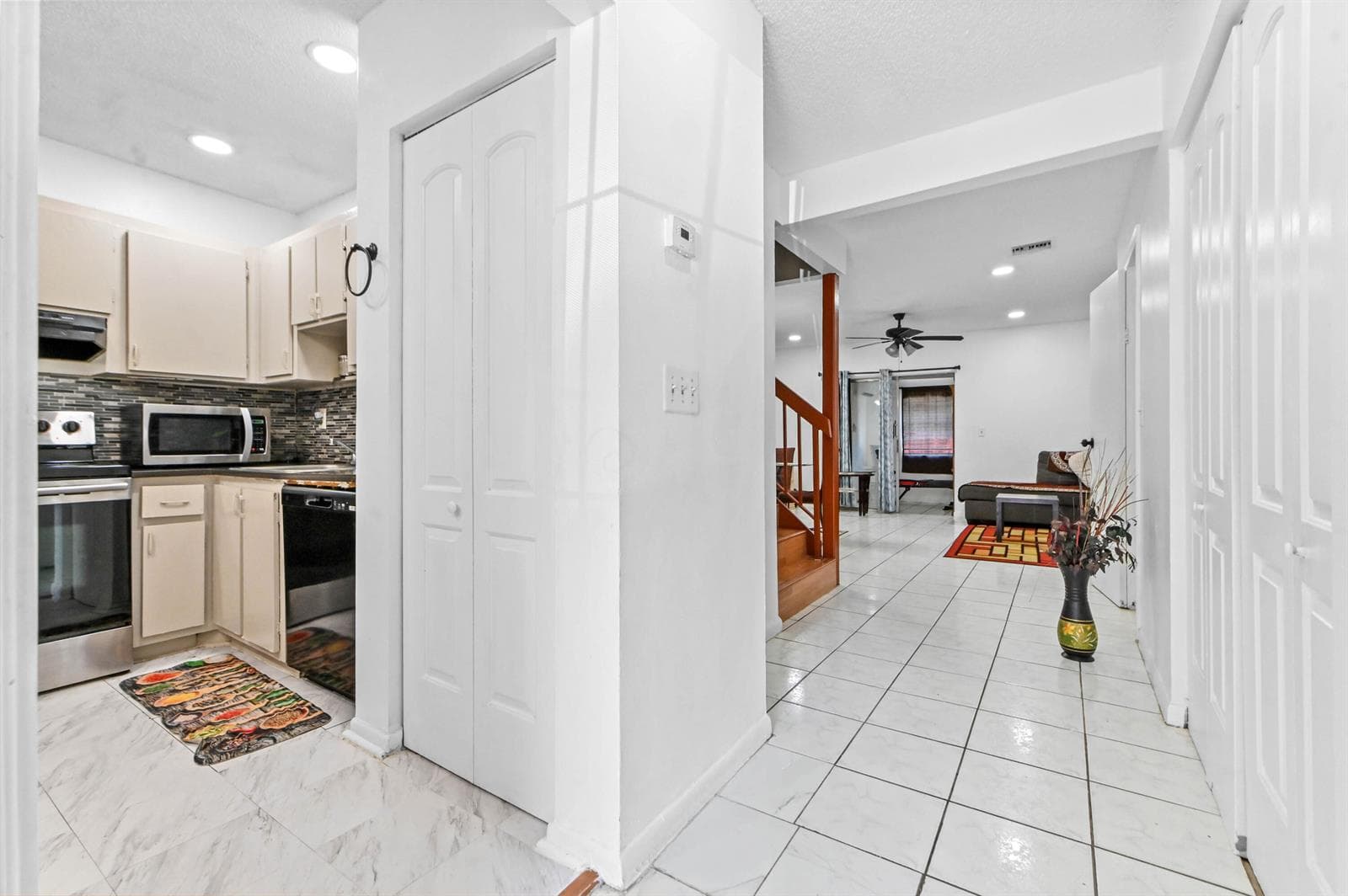 7904 SW 8th Street, North Lauderdale, FL 33068 — zdjęcie 2