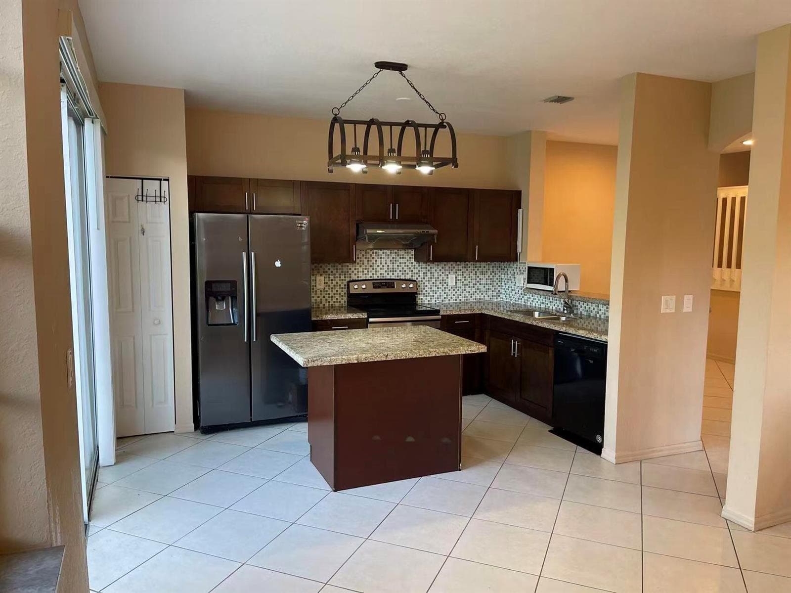 4061 NW 91st Terrace, Sunrise, FL 33351 — zdjęcie 2