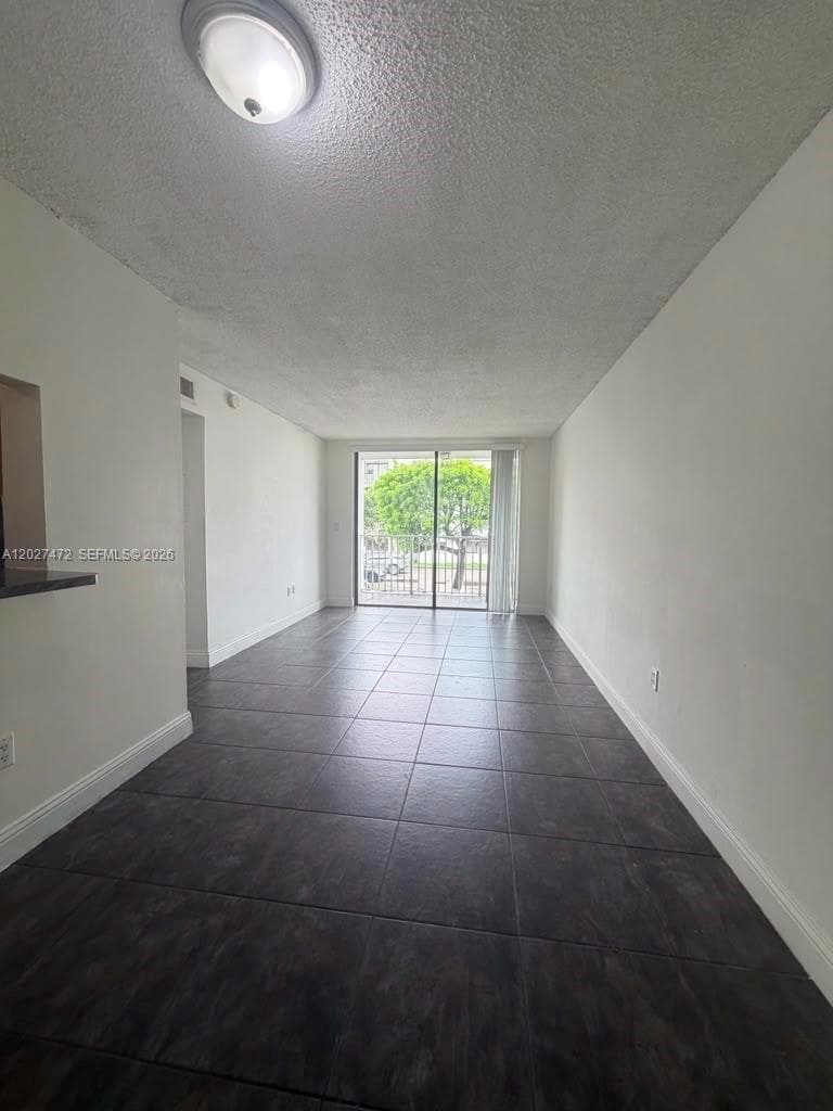 8185 NW 7th St # 218, Miami, FL 33126 — zdjęcie 4