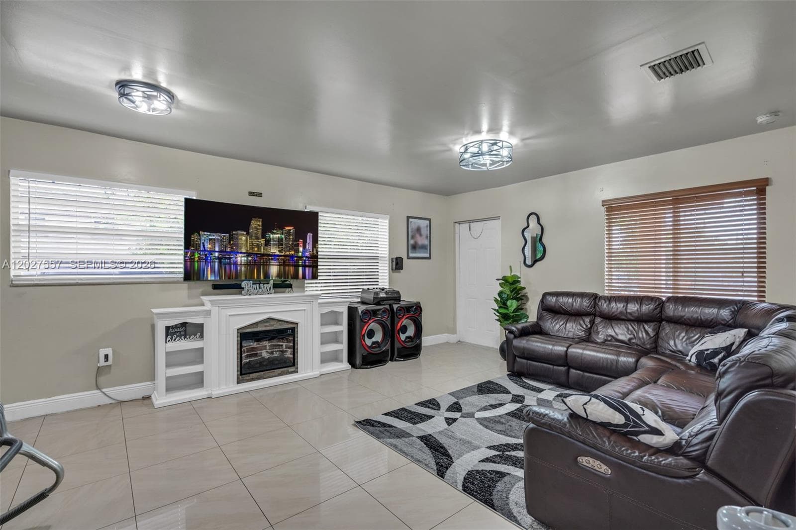 2986 NW 26th St, Miami, FL 33142 — zdjęcie 4