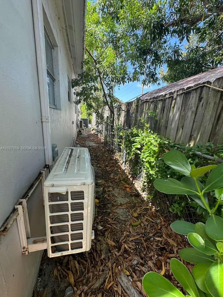 685 SW 7th Ter, Dania Beach, FL 33004 — zdjęcie 2