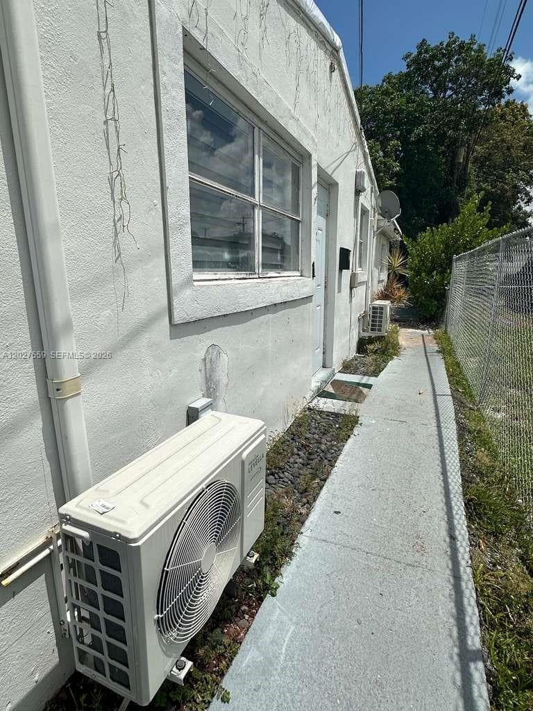 685 SW 7th Ter, Dania Beach, FL 33004 — zdjęcie 3