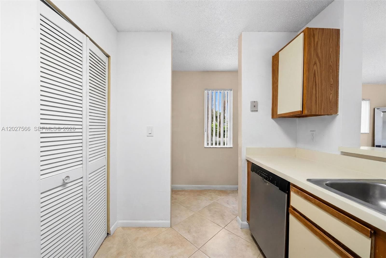 3405 NW 44th St # 205, Oakland Park, FL 33309 — zdjęcie 3
