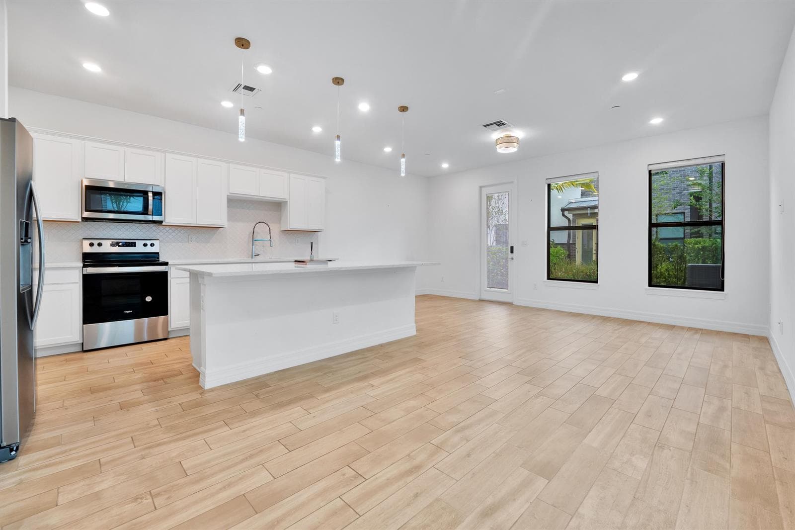 8358 NW 7th Place, Plantation, FL 33324 — zdjęcie 3