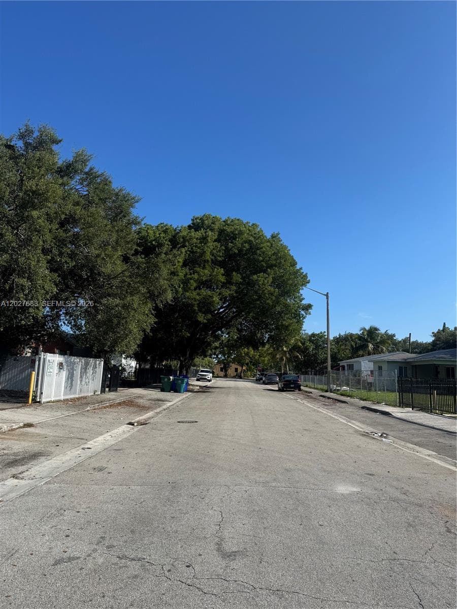 6800 NW 2 CT, Miami, FL 33150 — zdjęcie 4