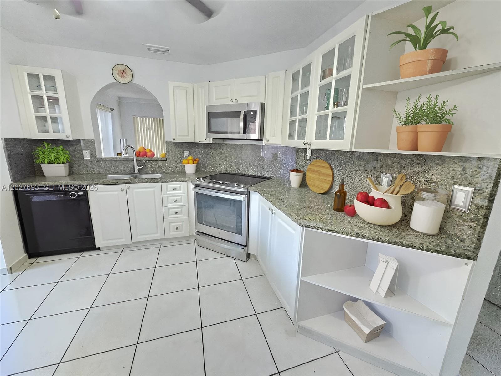 7255 NW 173rd Dr # 801-8, Hialeah, FL 33015 — zdjęcie 3