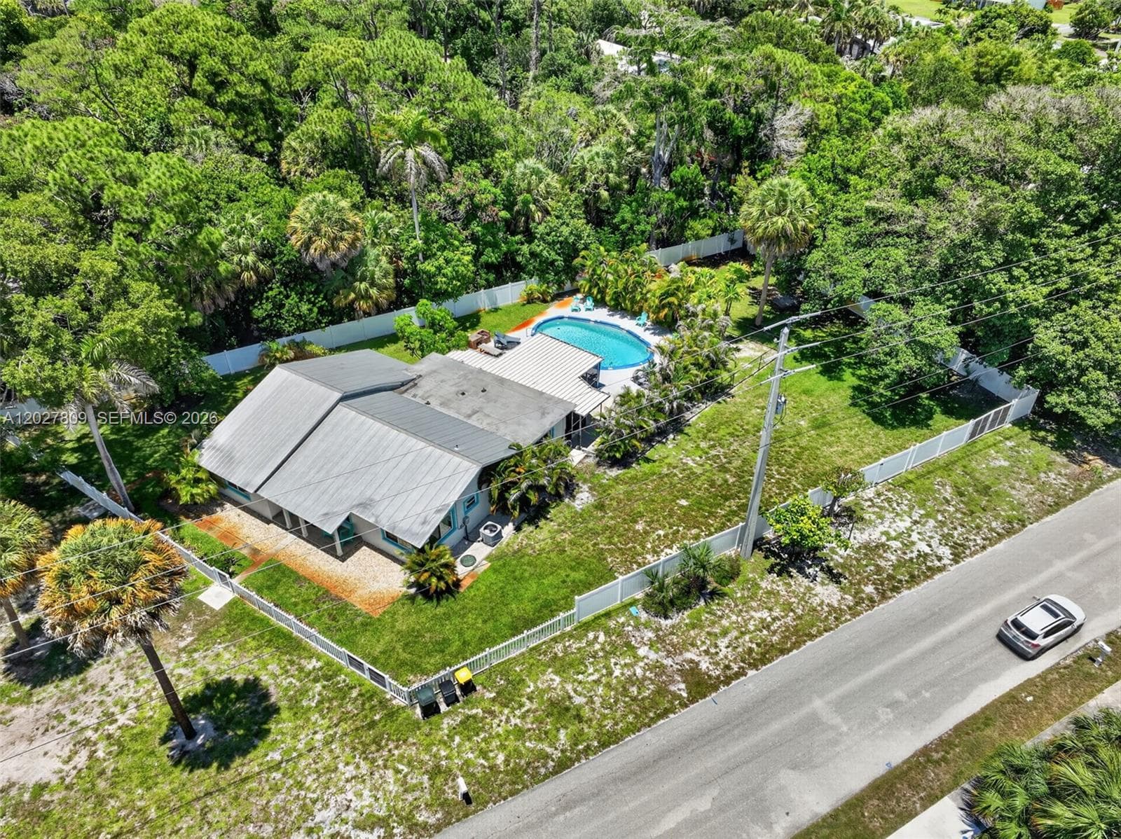 1023 SE 7th St, Stuart, FL 34996 — zdjęcie 3