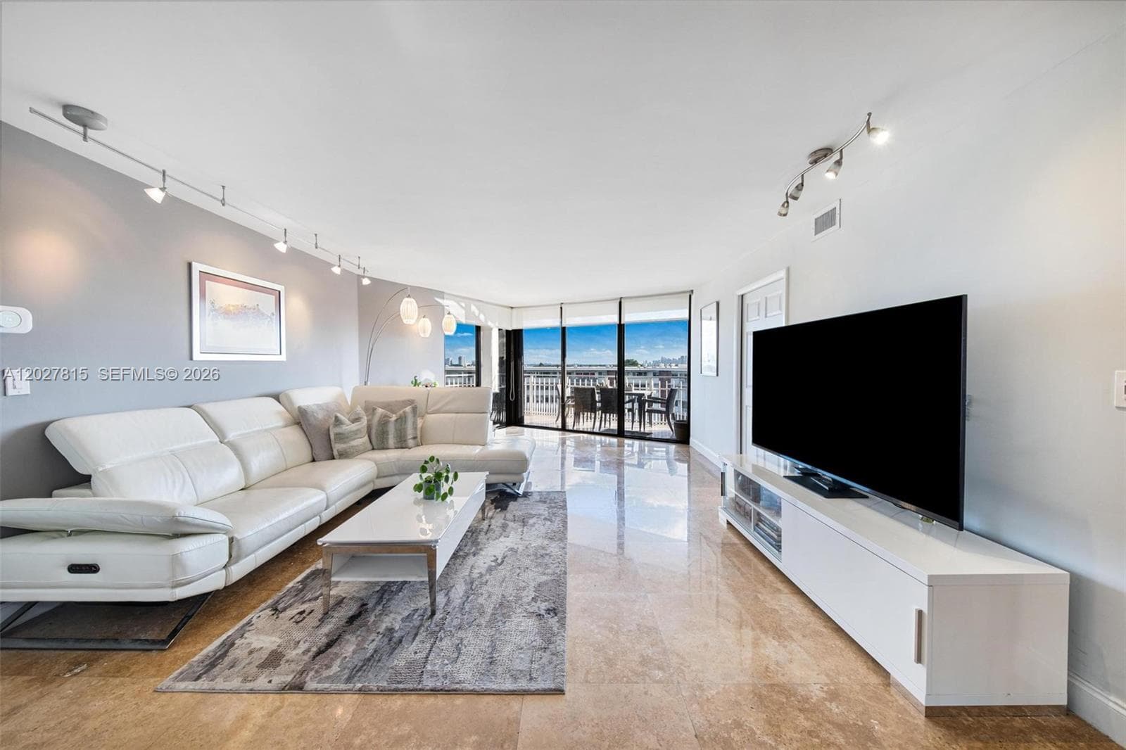 4000 Towerside Ter # 604, Miami, FL 33138 — zdjęcie 2